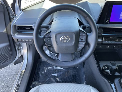 Used 2024 Toyota Prius XLE FWD image 13