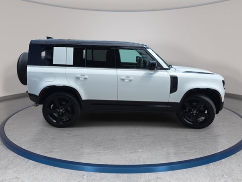Certified 2025 Land Rover Defender 110 V8 AWD/4WD image 4