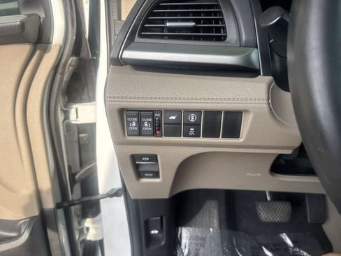 Used 2022 Honda Odyssey EX-L image 27
