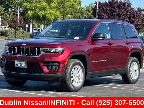 Used 2025 Jeep Grand Cherokee Laredo X w/ Luxury Tech Group I RWD image 8