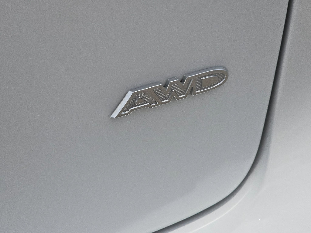 Used 2023 Chrysler Pacifica Touring-L AWD/4WD image 9