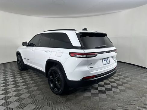 Certified 2023 Jeep Grand Cherokee Limited w/ Black Appearance Package AWD/4WD image 30