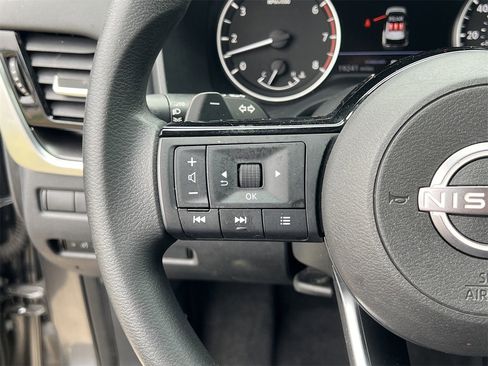 Certified 2023 Nissan Rogue SV image 11