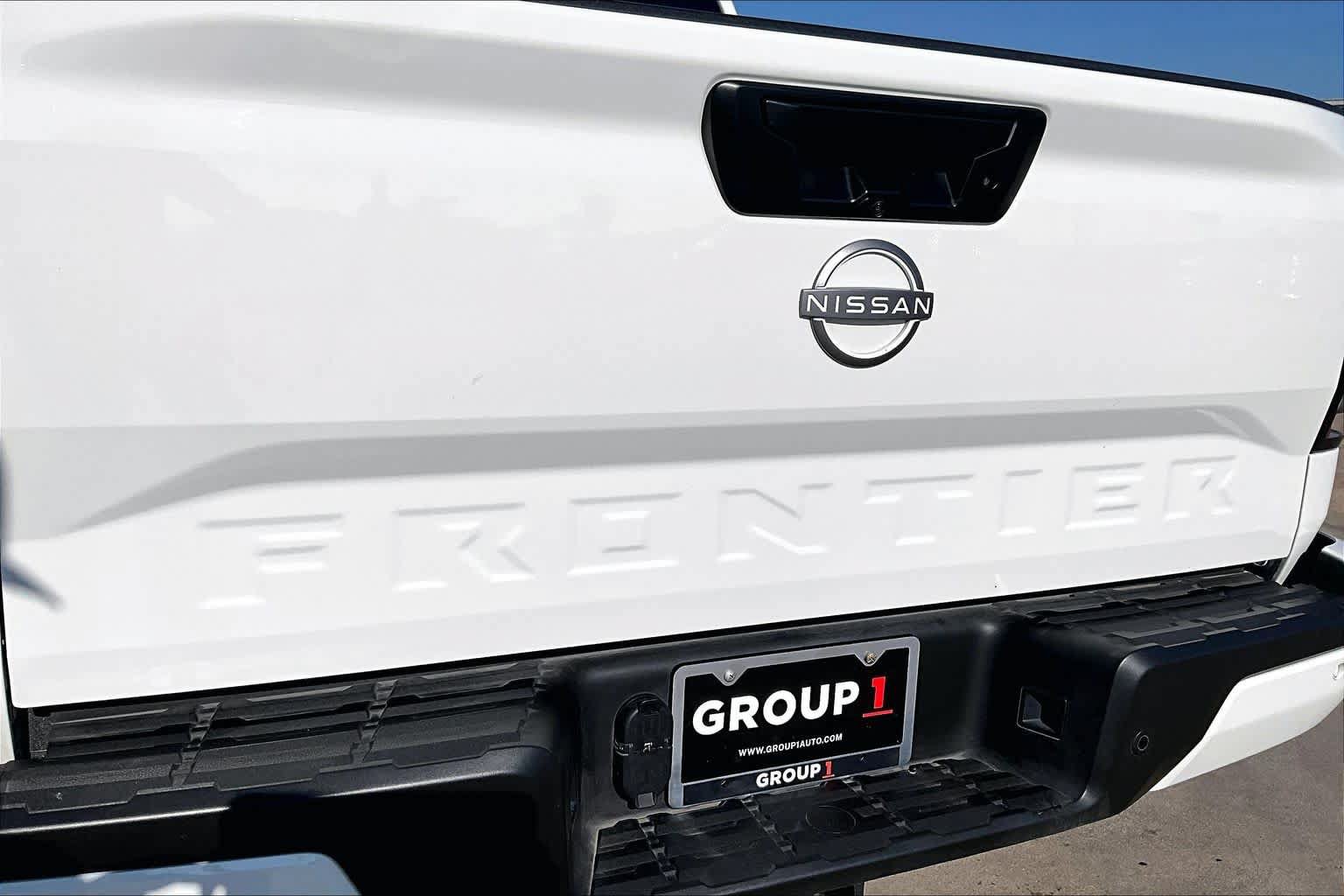 Used 2025 Nissan Frontier SV w/ SV Convenience Package RWD image 10