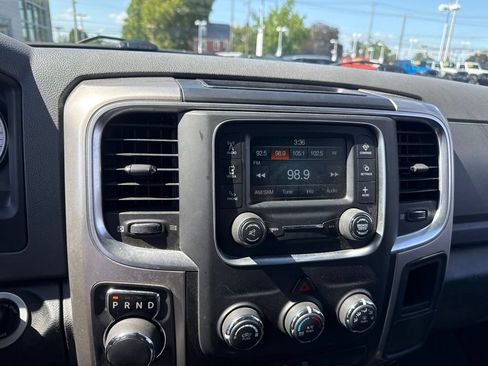 Used 2019 RAM 1500 Classic SLT AWD/4WD image 10
