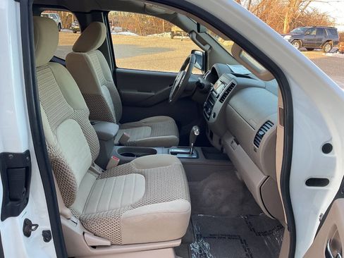 Used 2014 Nissan Frontier SV image 33