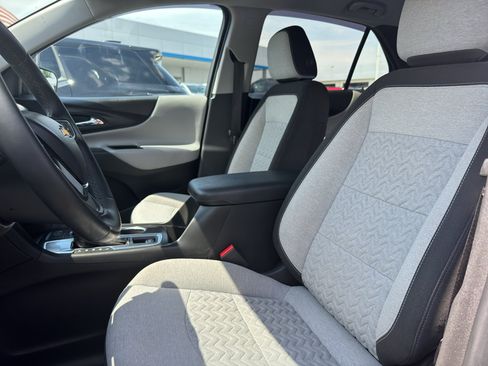 Used 2023 Chevrolet Equinox LT FWD image 9
