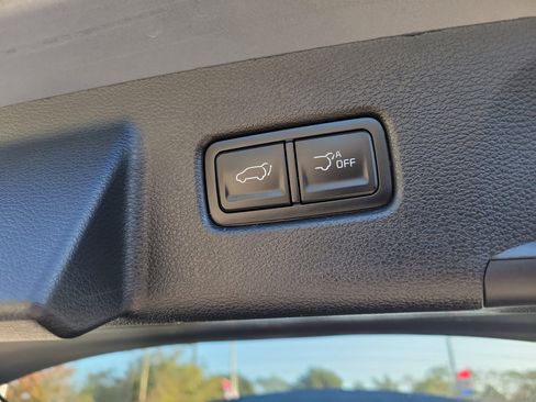 Certified 2023 Kia Telluride EX w/ EX Captain's Chair Package image 15