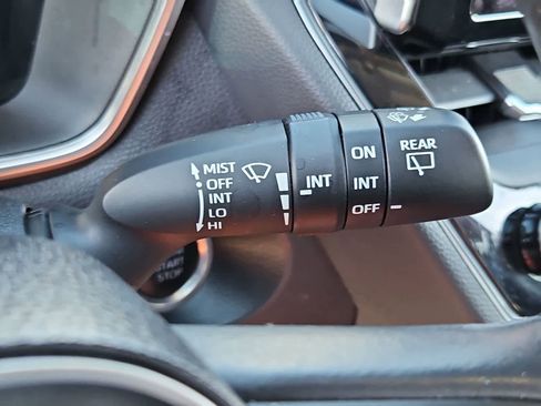 Used 2023 Toyota Corolla Cross XLE image 26