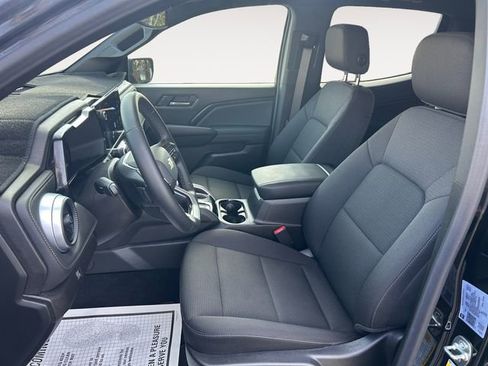 Used 2025 Chevrolet Colorado LT image 9