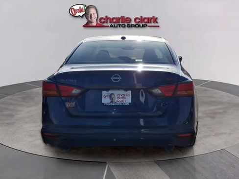 Used 2024 Nissan Altima 2.5 SR FWD image 4