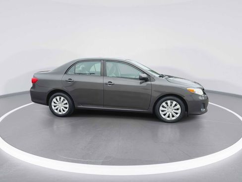 Used 2012 Toyota Corolla LE image 9