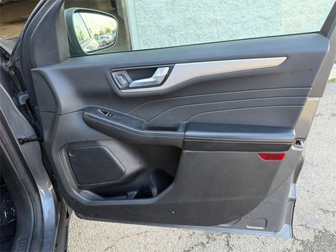 Used 2022 Ford Escape SEL image 24