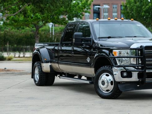 Used 2012 Ford F350 Lariat w/ Lariat Ultimate Pkg image 2
