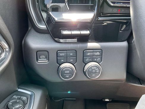 Certified 2022 Chevrolet Silverado 1500 LTZ w/ LTZ Premium Package AWD/4WD image 48