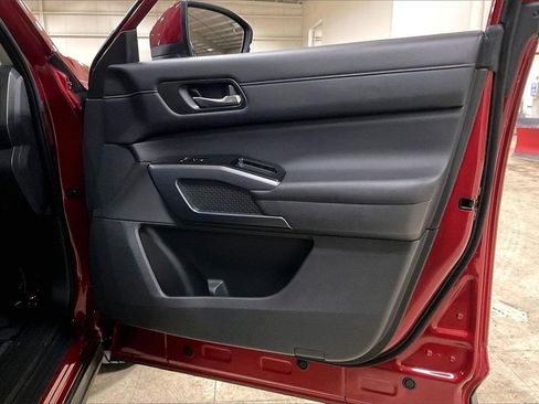 Used 2023 Nissan Pathfinder SL image 22