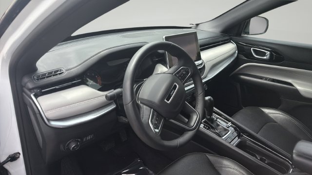 Used 2025 Jeep Compass Limited AWD/4WD image 17