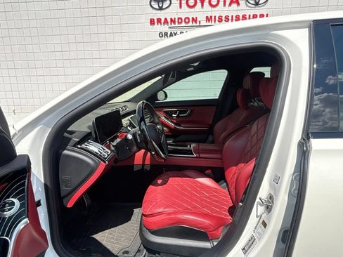 Used 2023 Mercedes-Benz S 500 4MATIC image 4