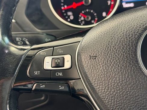 Used 2018 Volkswagen Tiguan SEL AWD/4WD image 22
