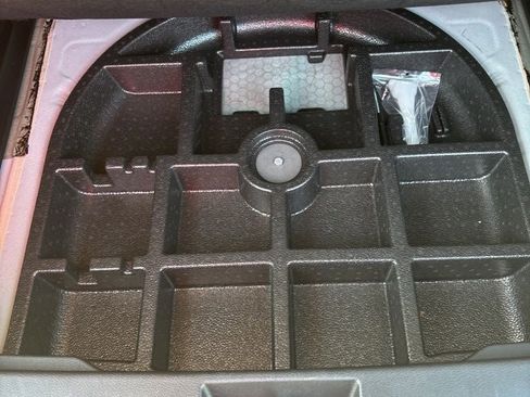 Used 2021 Jeep Renegade Limited image 35