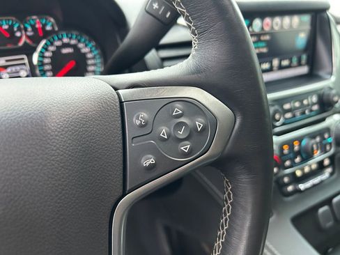 Used 2016 Chevrolet Suburban LT image 18