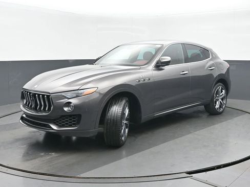 Used 2023 Maserati Levante GT AWD/4WD image 7