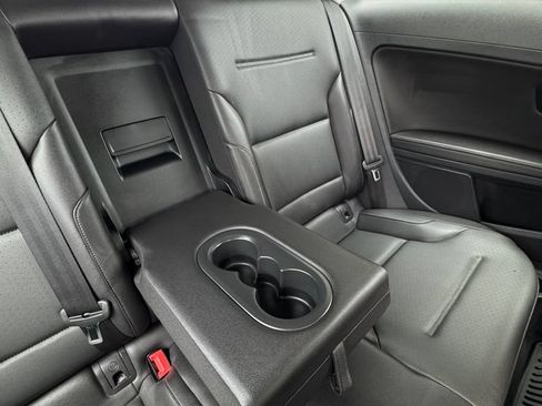 Used 2015 Volkswagen Golf S FWD image 25