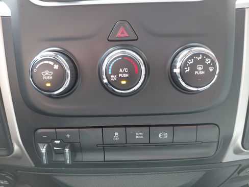 Used 2016 RAM 2500 SLT image 18