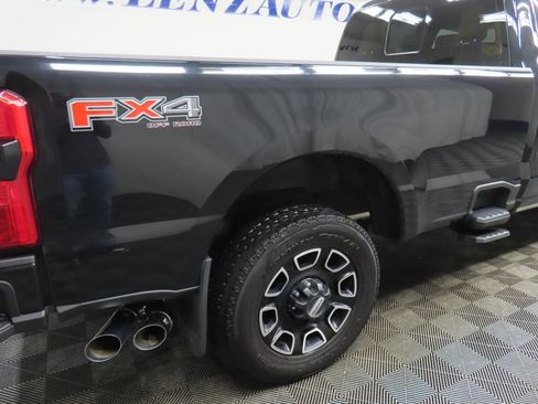 Used 2023 Ford F250 Platinum w/ FX4 Off-Road Package AWD/4WD image 43