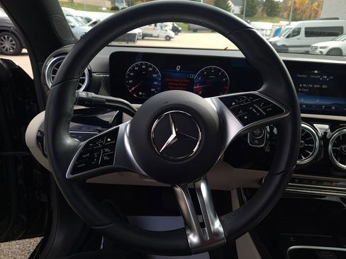 Certified 2025 Mercedes-Benz CLA 250 4MATIC image 15