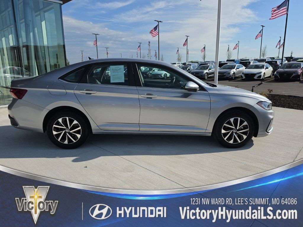Used 2025 Volkswagen Jetta S FWD image 6