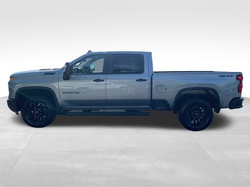 Used 2025 Chevrolet Silverado 2500 Custom w/ Custom Value Package AWD/4WD image 2