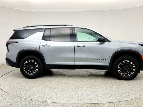 Used 2024 Chevrolet Traverse Z71 AWD/4WD image 4