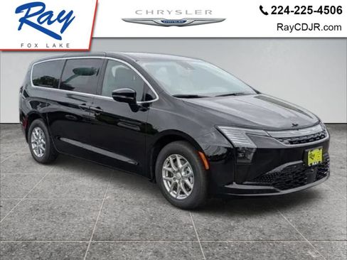 New 2027 Chrysler Pacifica Select FWD image 1