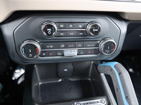 Certified 2022 Ford Bronco Wildtrak AWD/4WD image 28