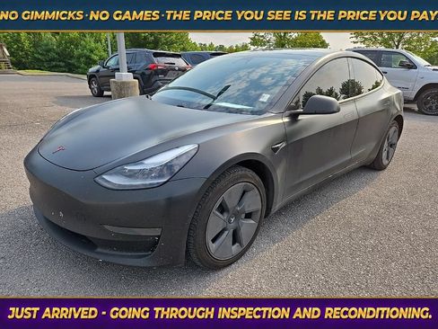 Used 2021 Tesla Model 3 Standard Range Plus RWD image 3