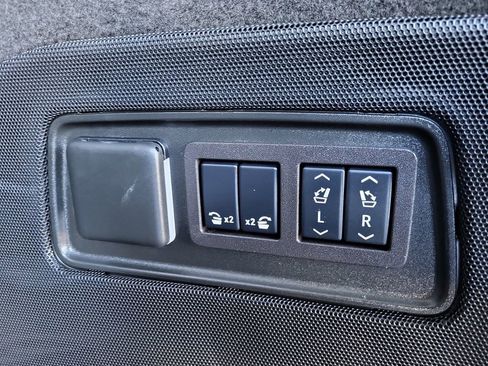 Certified 2024 Cadillac Escalade Sport w/ Touring Package image 17