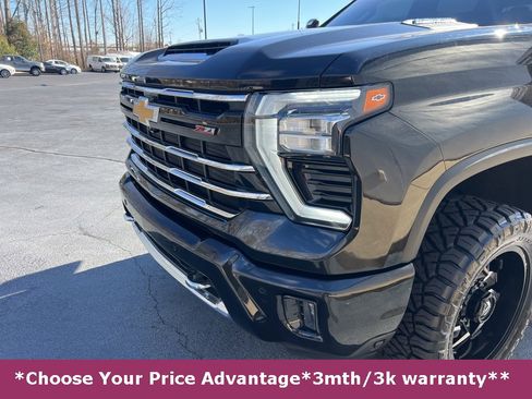 Used 2024 Chevrolet Silverado 2500 LTZ w/ LTZ Plus Package image 18