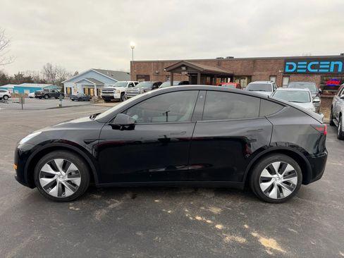 Used 2021 Tesla Model Y Long Range image 6