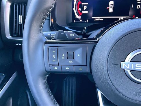 Used 2024 Nissan Pathfinder Platinum w/ Cargo Package image 21