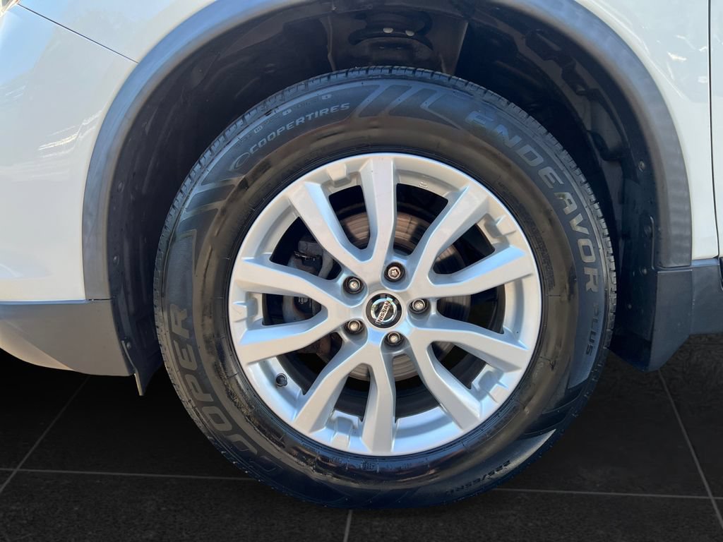 Used 2018 Nissan Rogue SV AWD/4WD image 9