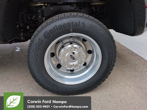 New 2026 Ford F450 Platinum w/ FX4 Off-Road Package AWD/4WD image 32