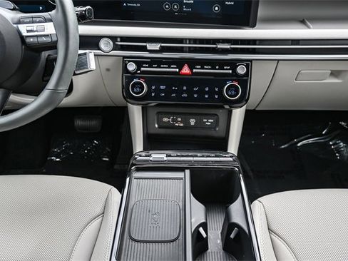 Certified 2025 Hyundai Tucson Limited image 16