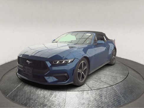 Used 2024 Ford Mustang Premium image 3