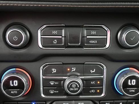 Used 2023 Chevrolet Tahoe High Country AWD/4WD image 22