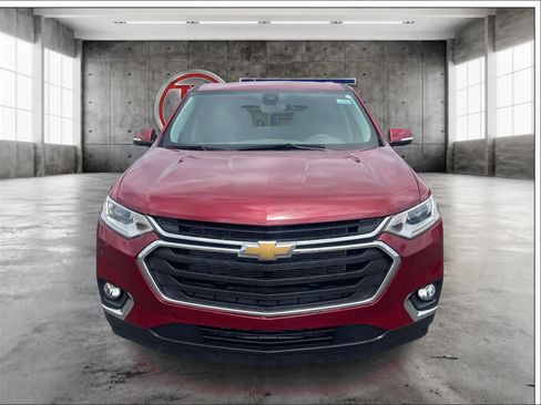 Used 2020 Chevrolet Traverse LT w/ Driver Confidence II Package AWD/4WD image 2