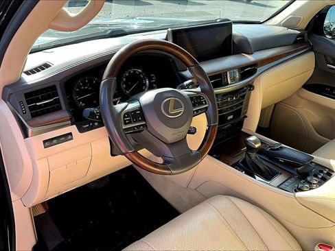 Used 2018 Lexus LX 570 4WD image 15