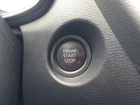 Certified 2025 Toyota Corolla Cross LE FWD image 30