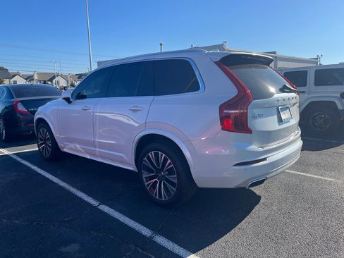 Used 2020 Volvo XC90 T5 Momentum w/ Protection Package Premier FWD image 2