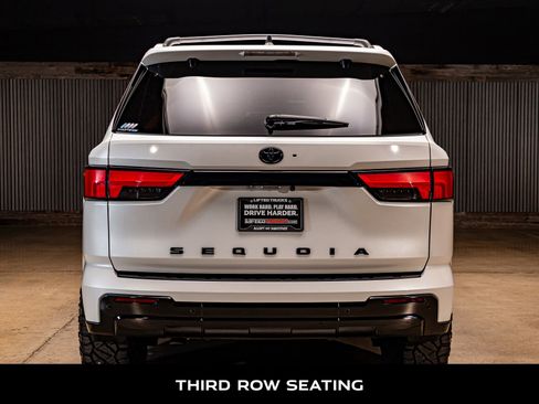 Used 2024 Toyota Sequoia Platinum image 8